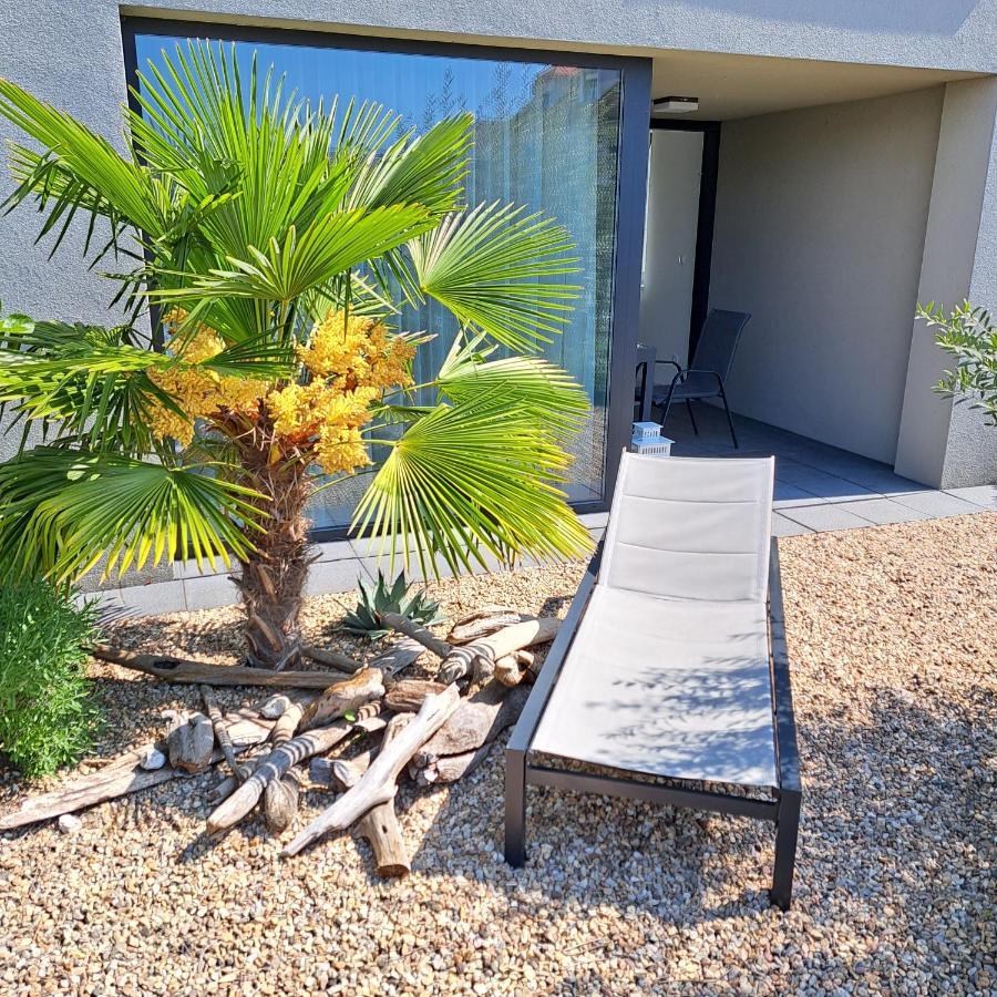 Palm Garden Apartment 1 Микулов Екстериор снимка